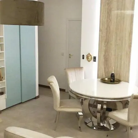 Marina Royal Palace******, Jacuzzi, Spa, Park, Garden, Tarace, Loggia *
